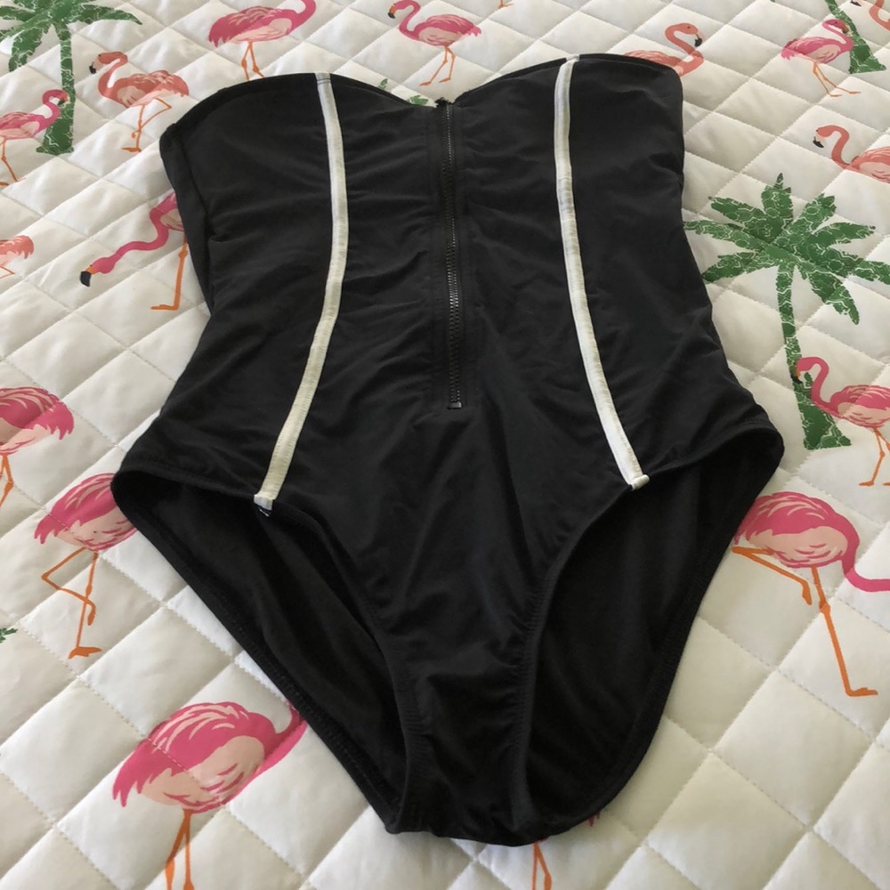 Swim suit